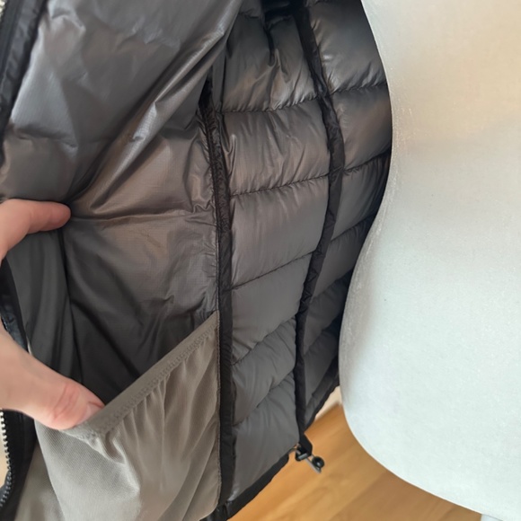 Women's L.L.Bean Black Primaloft Insulated Down Jacket Black Medium Zip - Picture 4 of 7